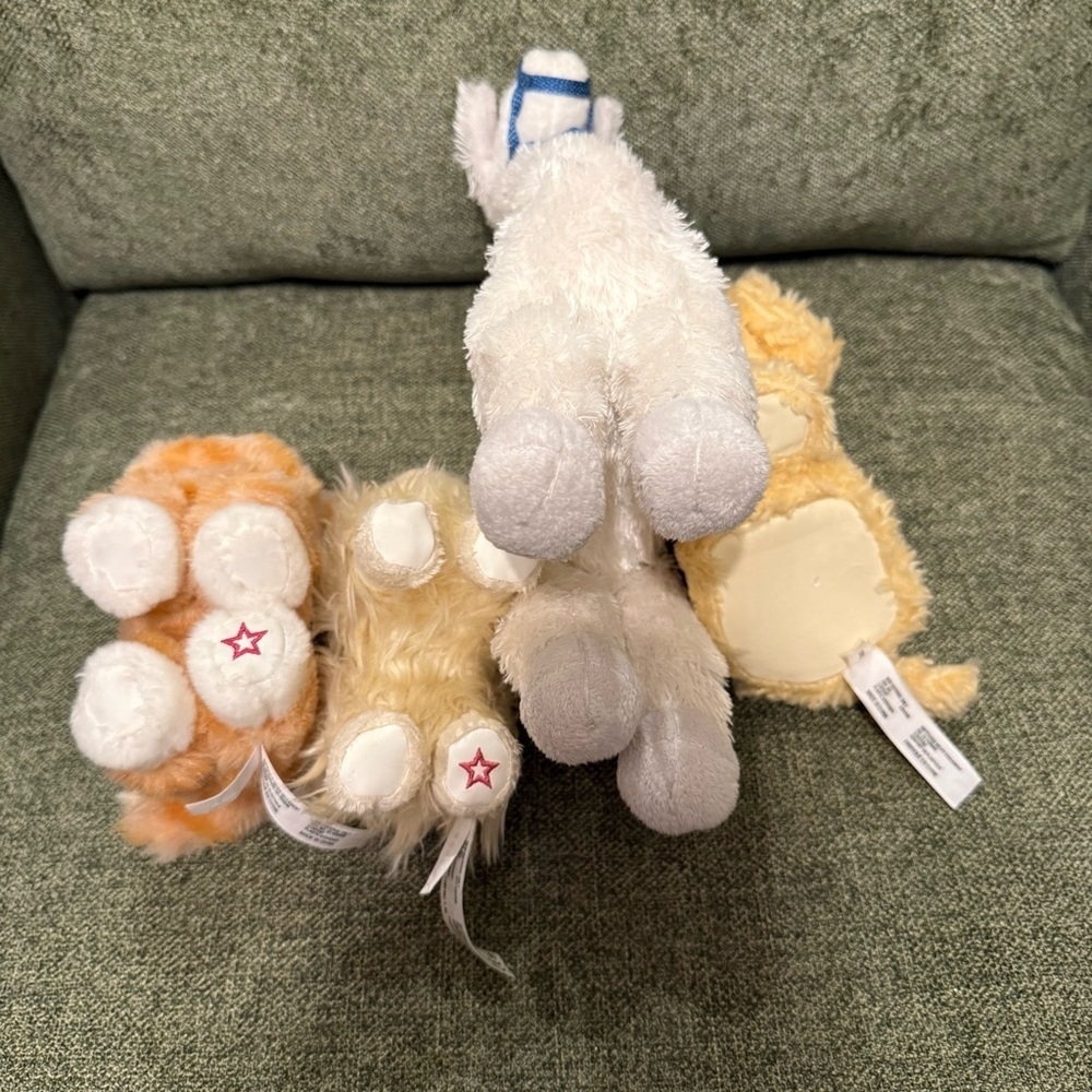 American Doll Pets Pomeranian Labrador Dogs Puppy Cat Llama Lot Of 4 Toys Plush - Picture 4 of 5